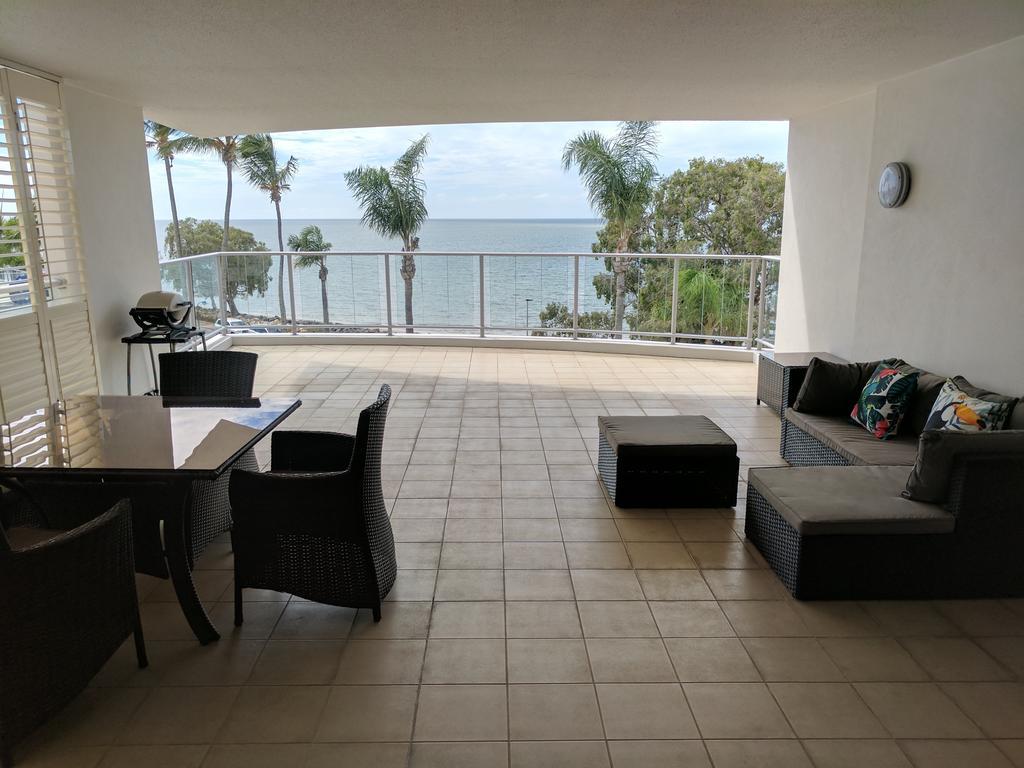 Pier Resort Urangan Exterior foto